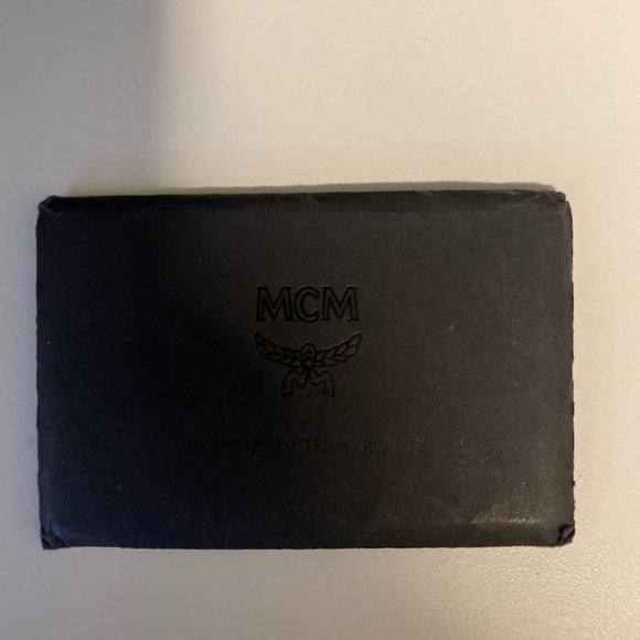 MCM 100% authentic backpack size 13.5 X 10.5 unisex - Picture 5 of 7